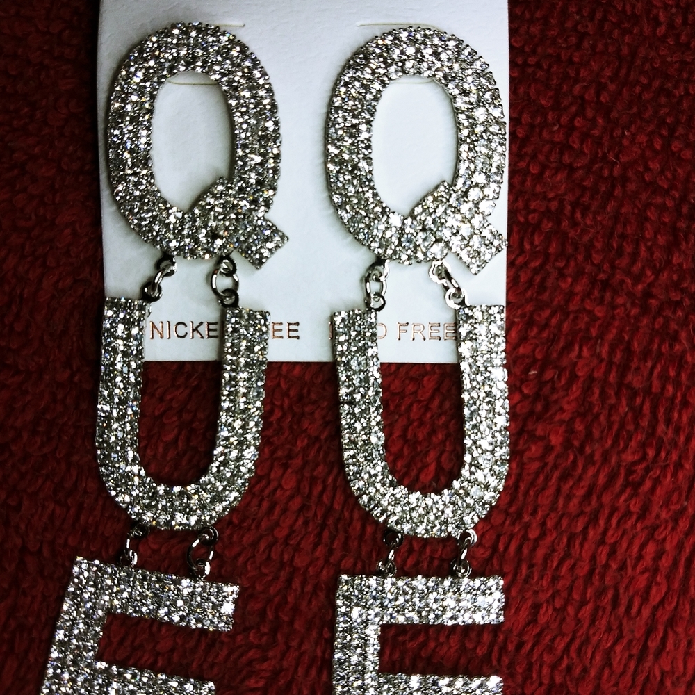 Long Queen Rhinestone Earrings - Picture 5 of 7